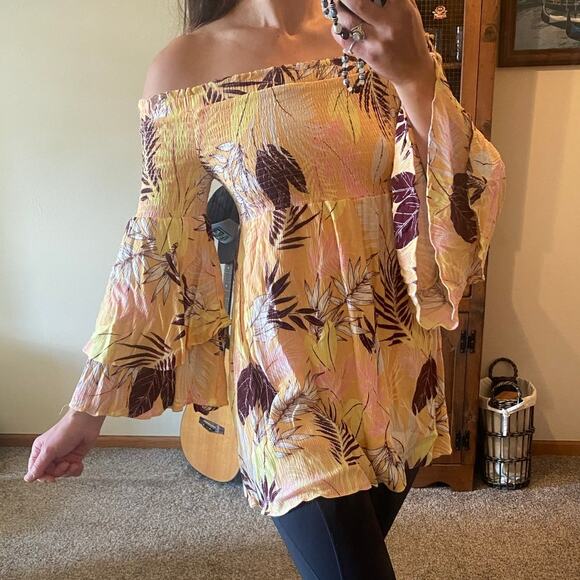 CBRAND off the shoulder tropical floral flowy top - Picture 2 of 8